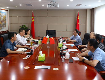 鄧華會(huì)見四川大學(xué)教授葉光斗、巨石集團(tuán)成都有限公司執(zhí)行董事、總經(jīng)理陳杰等一行